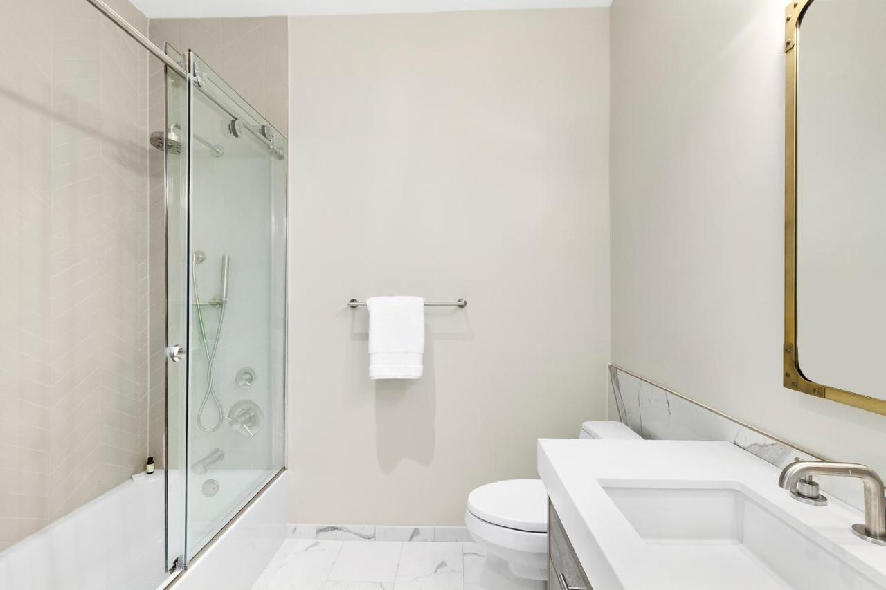 The Vanderbilt Hotel Suites Вестбері Екстер'єр фото